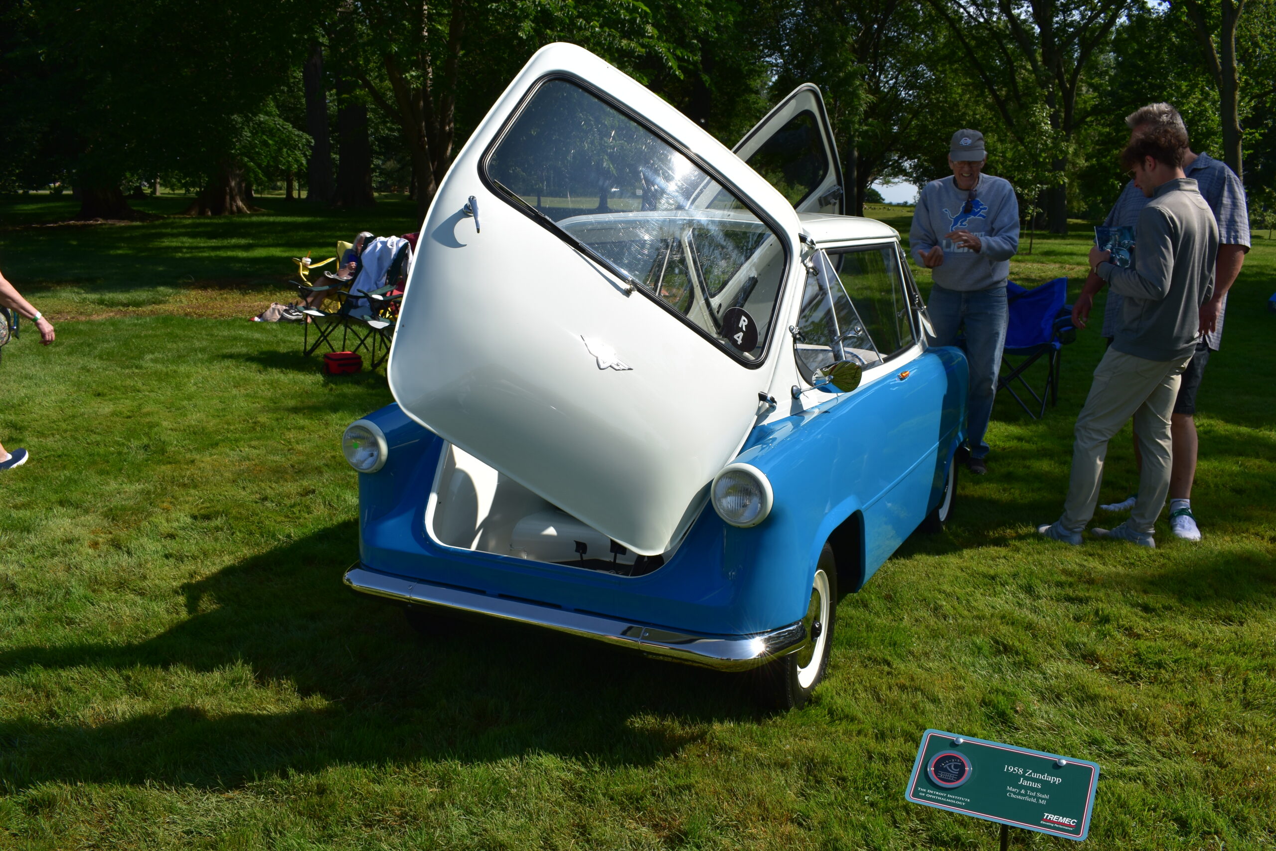 Zündapp Janus 250: The Pushmi–Pullyu of Microcars - Hagerty Media