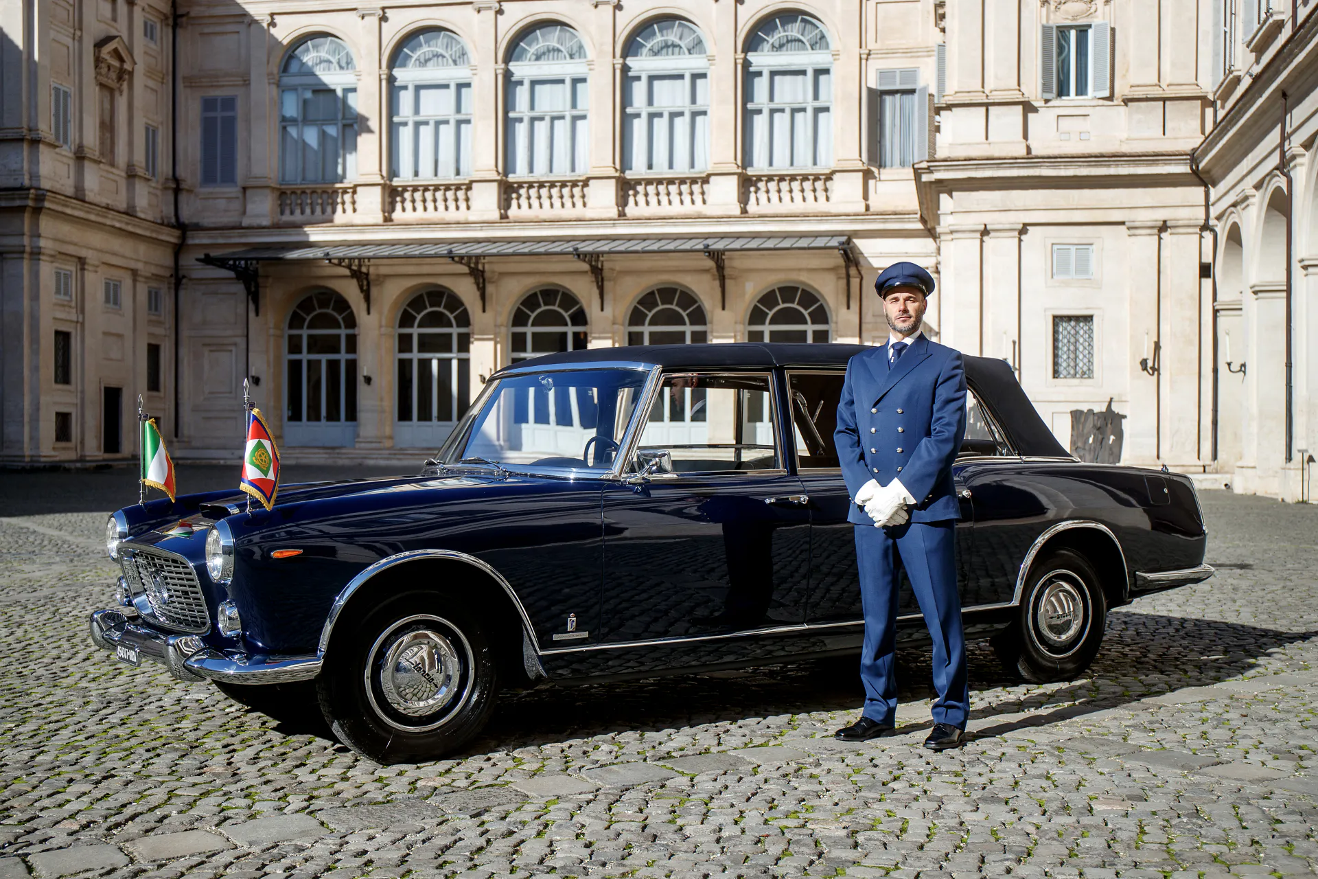 La Lancia Flaminia Presidenziale Accompagna Il Presidente Della Repubblica Italiana Alla Celebrazione Del 2 Giugno 2025