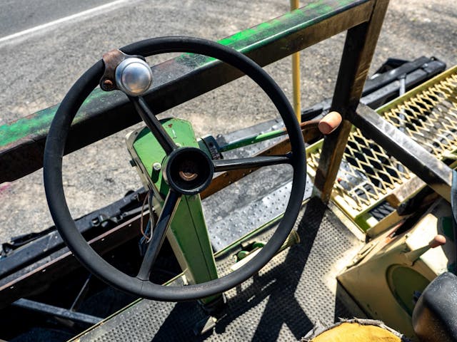 Lind Combine Derby deere controls