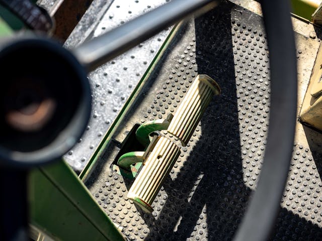 Lind Combine Derby deere controls