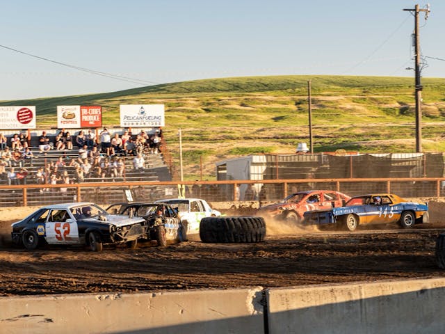 Lind Combine Derby racing