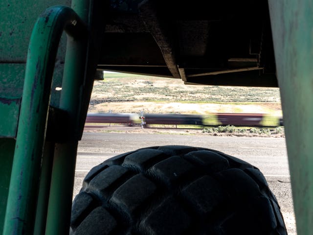 Lind Combine Derby deere tire train