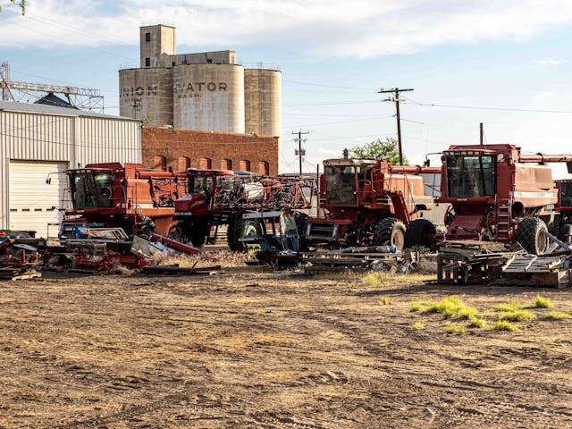 Lind Combine Derby grain elevators