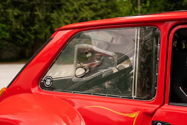 R5T Tribute rear glass venting