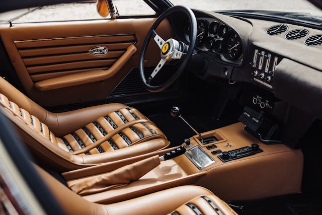 1970 Ferrari 365 GTB4 Daytona 3