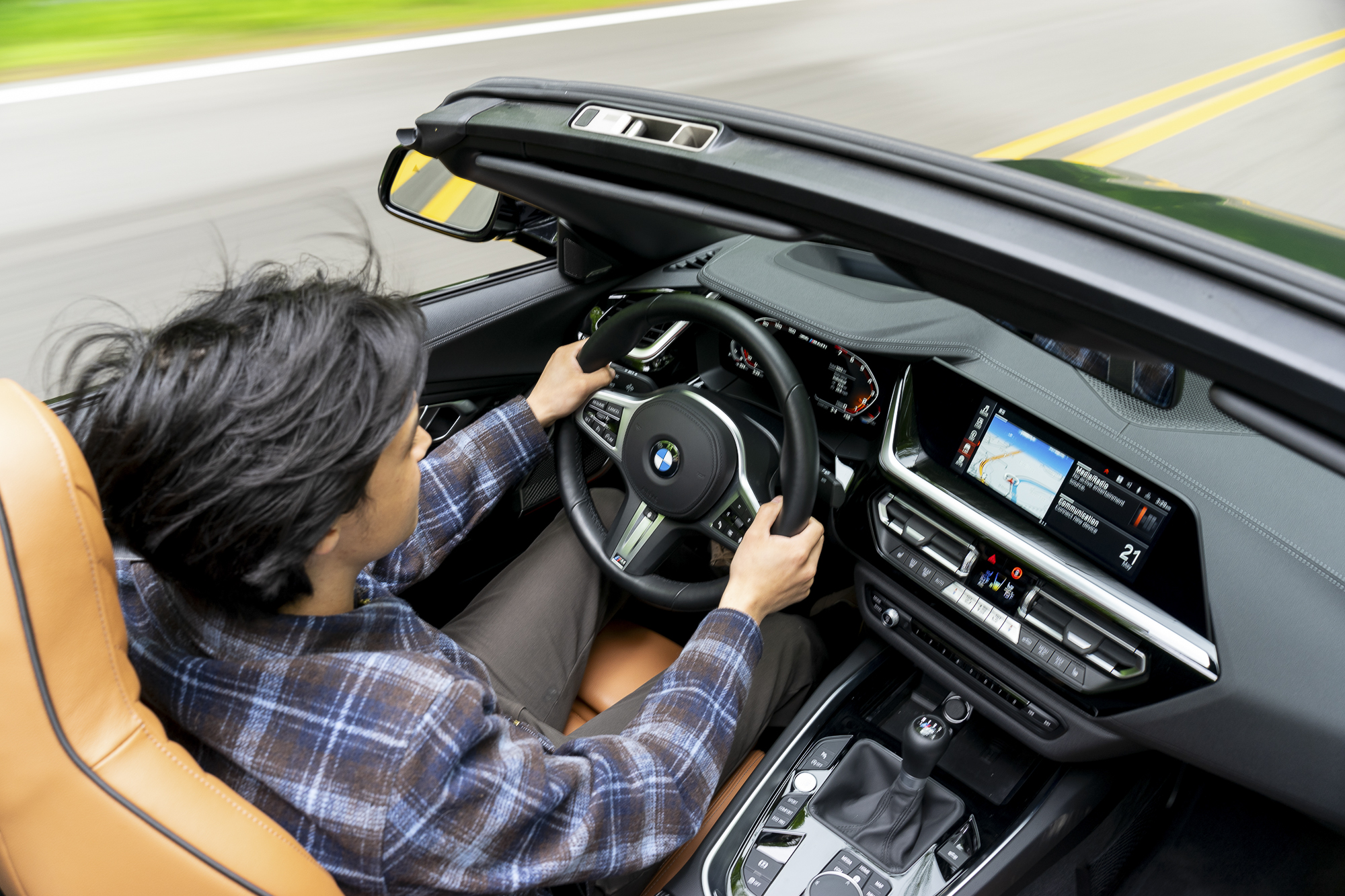 2025 BMW Z4 M40i Handschalter: Entertainment Enzyme - Hagerty Media