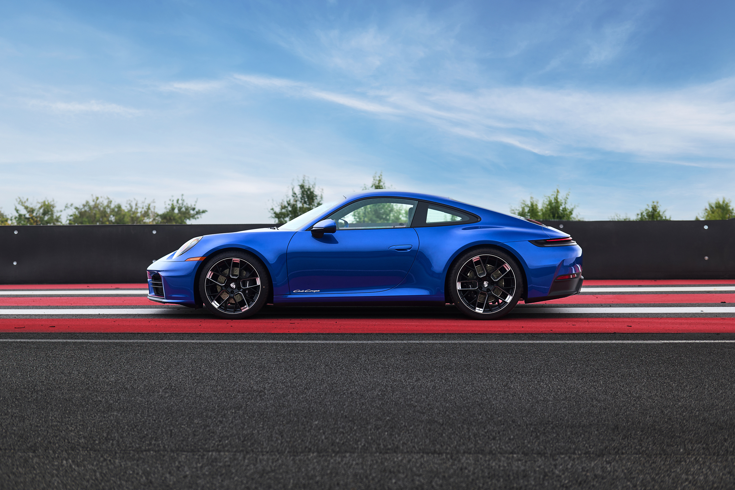New 2026 Porsche 911 Carrera T Club Coupe Is a Blue, Stick-Shifted