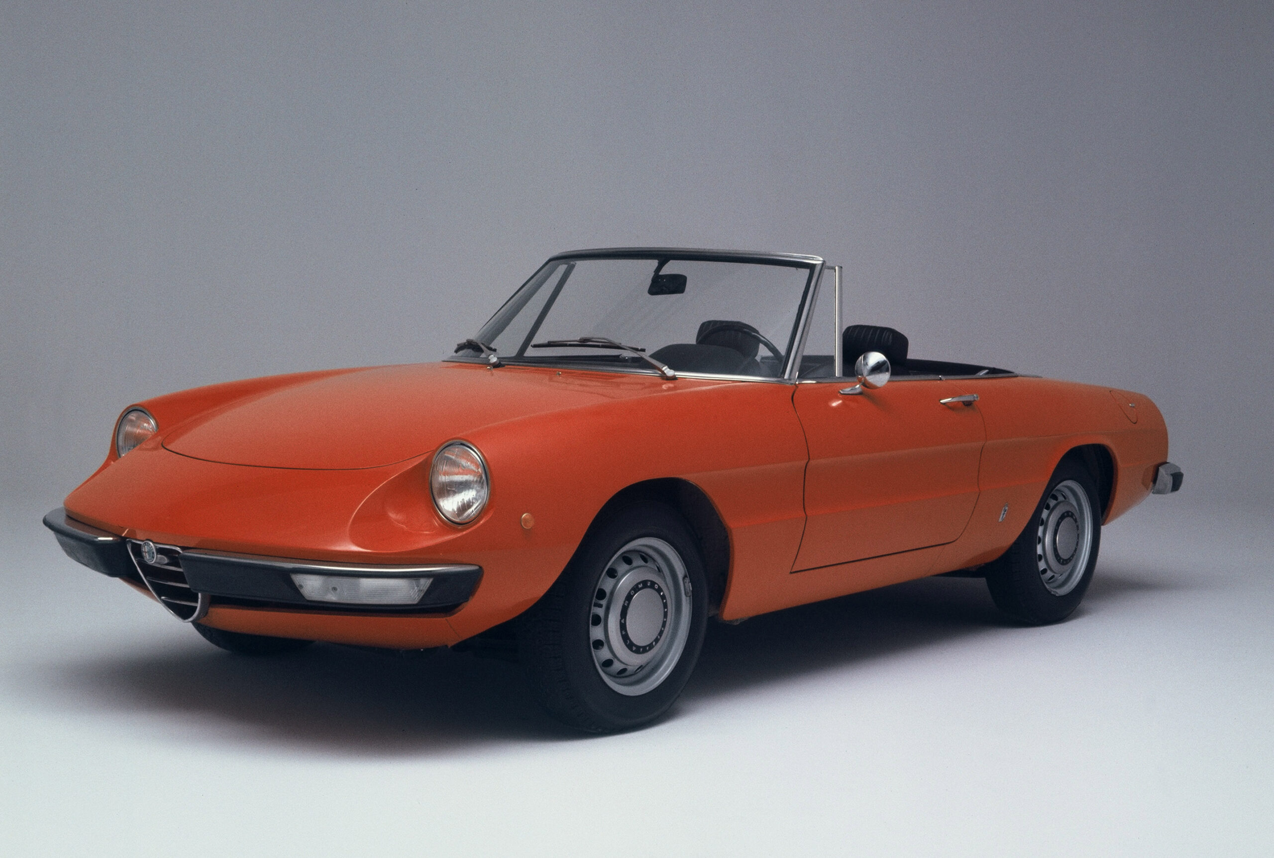 Your Handy 1966–1994 Alfa Romeo Spider Buyer's Guide - Hagerty Media
