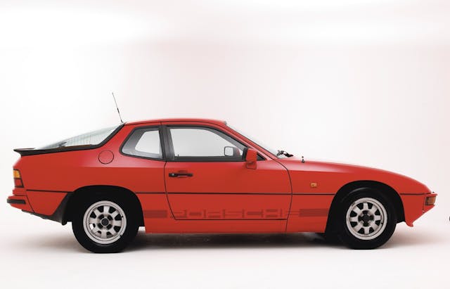 1983 Porsche 924 side