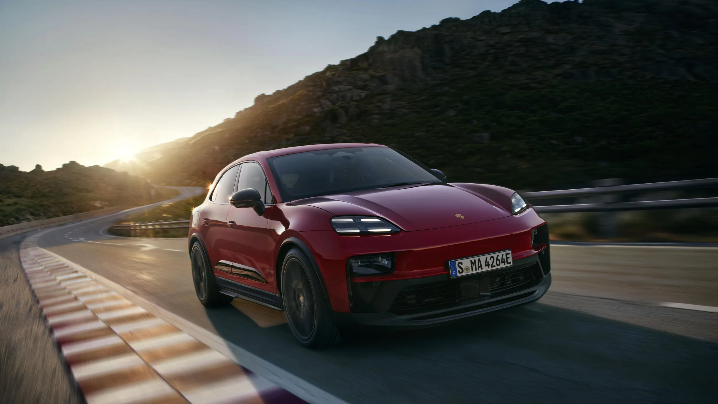ICE-Powered Porsche Macan to Return in 2028
