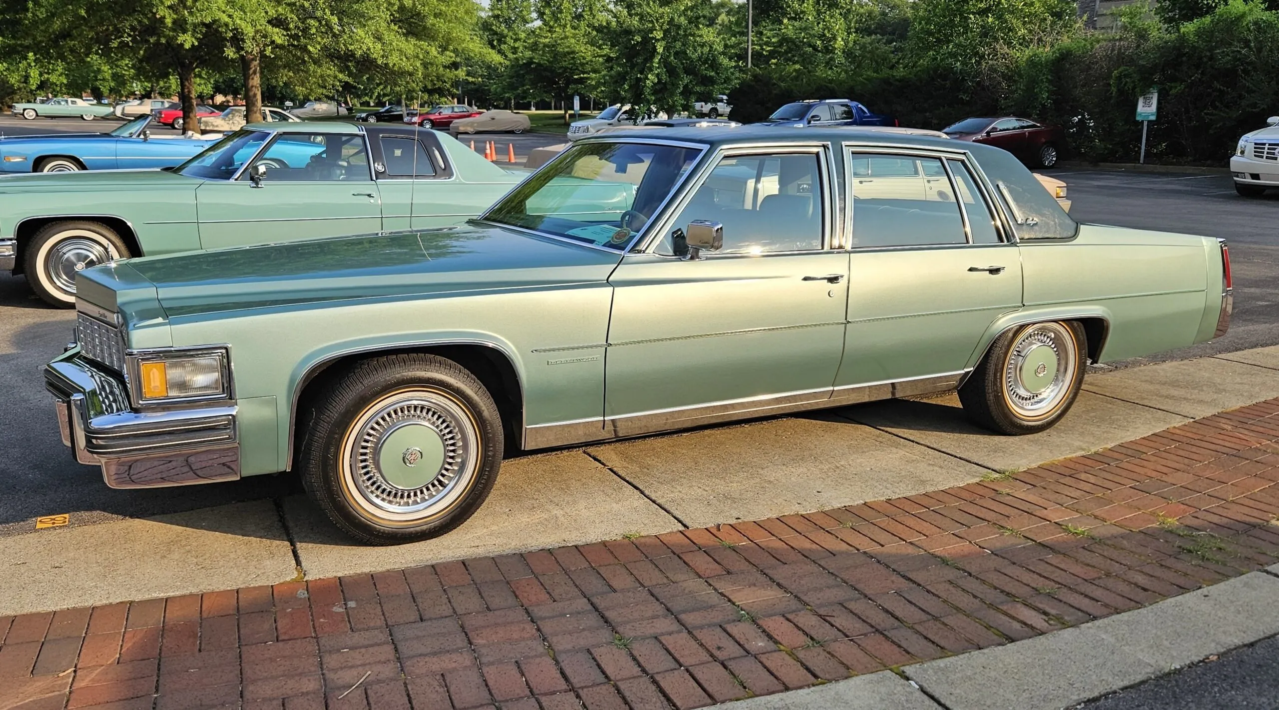 1977年凱迪拉克Fleetwood Brougham：經典魅力與時代風采