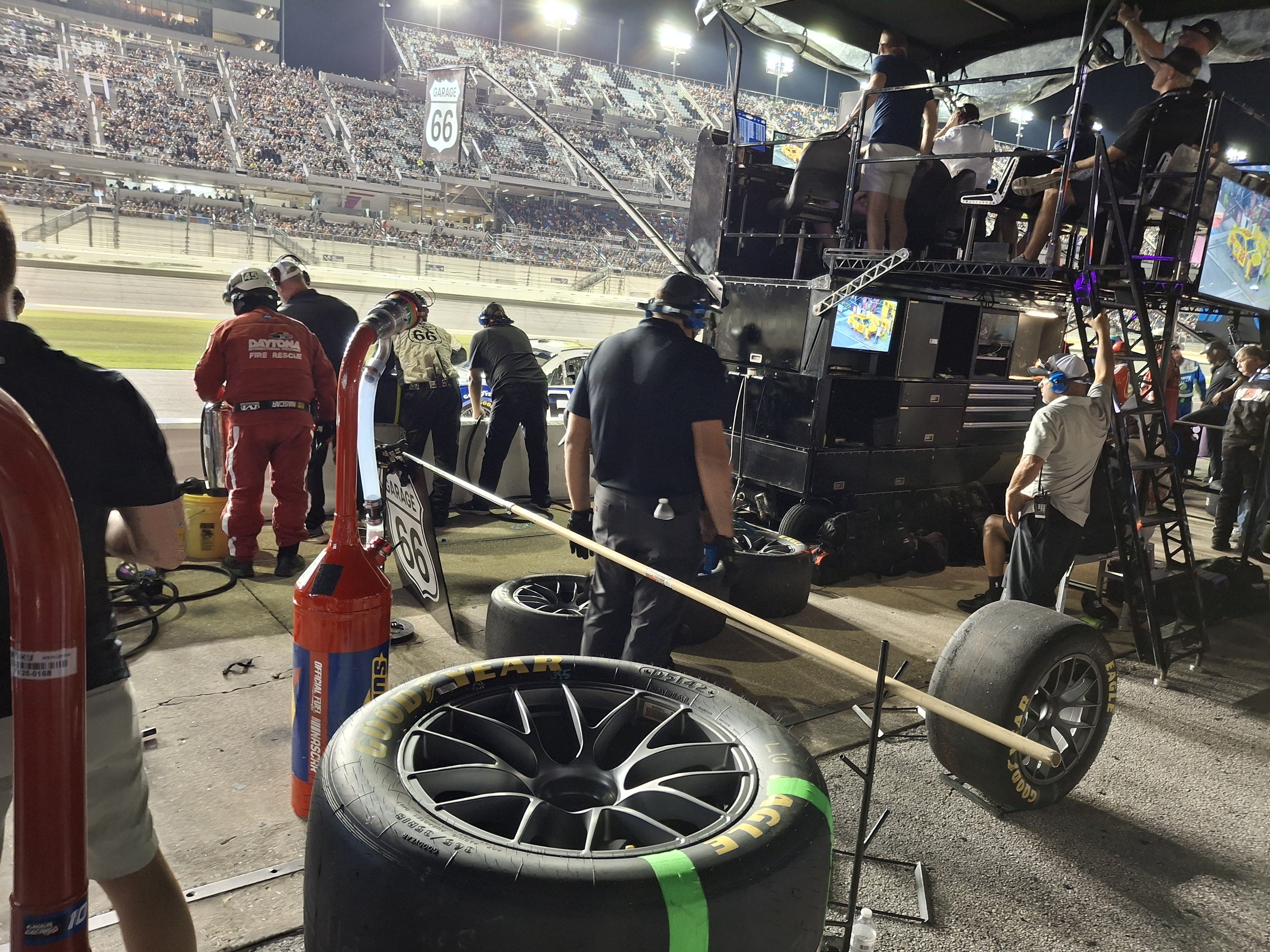 Carl Long daytona pit stop