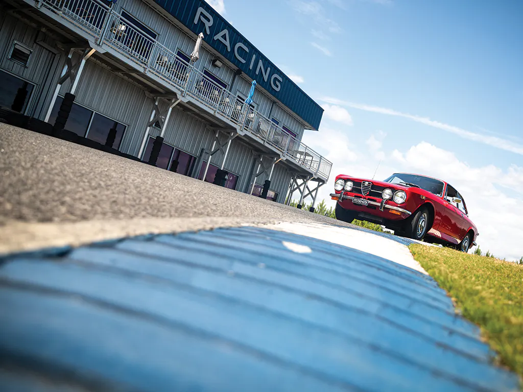 Alfa Romeo GTV front three quarter wide