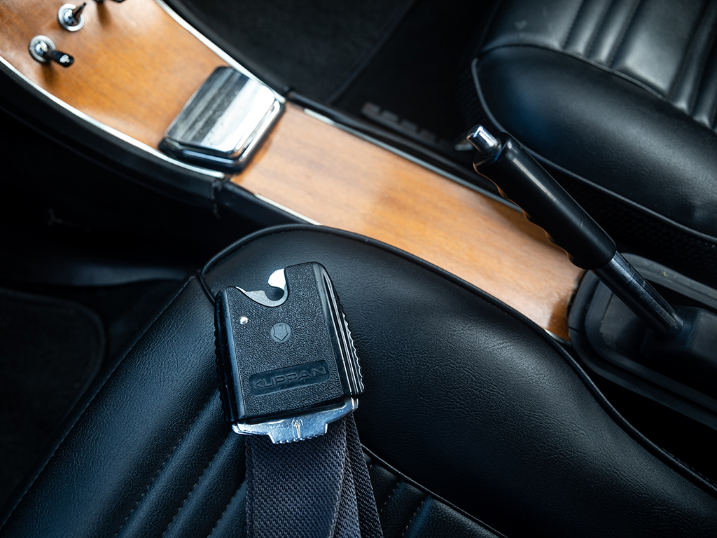 Alfa Romeo GTV seat detail