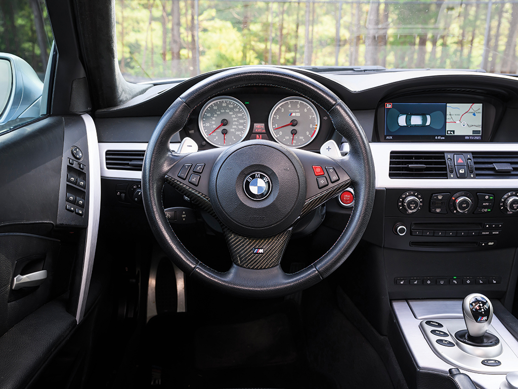 BMW M5 steering wheel dash