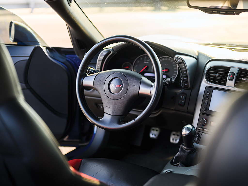 Chevrolet Corvette Z06 interior steering wheel