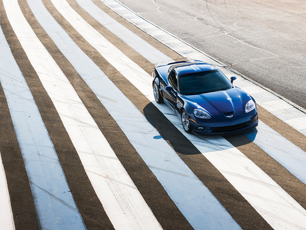 Chevrolet Corvette Z06 front three quarter wide