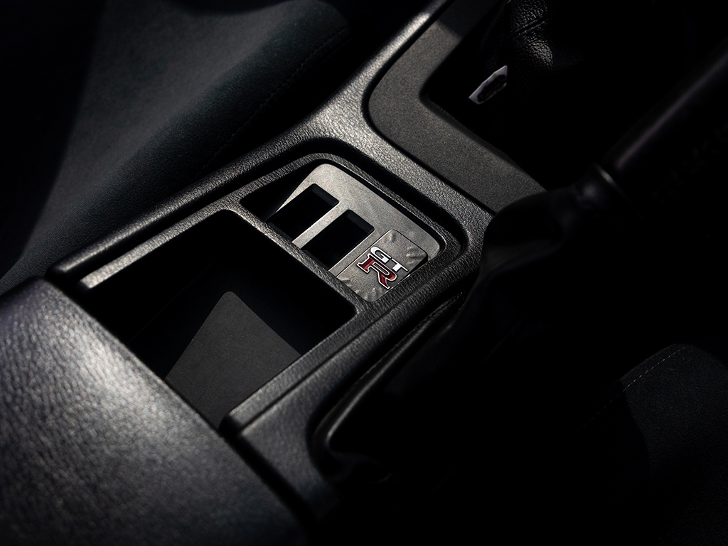 Nissan Skyline GT-R center console