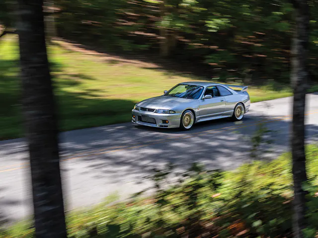 Nissan Skyline GT-R front three quarter dynamic