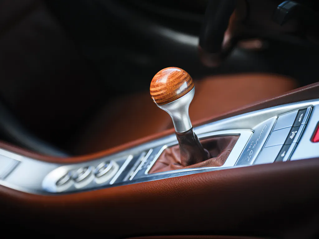Porsche Carrera GT interior shifter