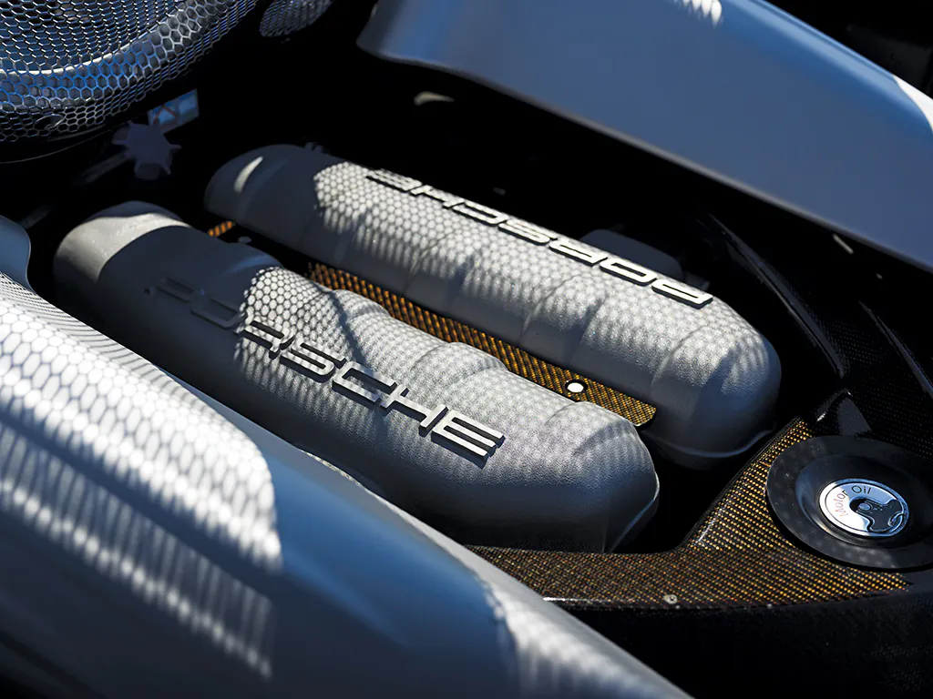 Porsche Carrera GT engine