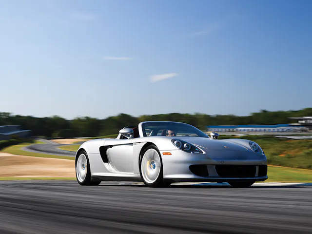 Porsche Carrera GT dynamic front three quarter