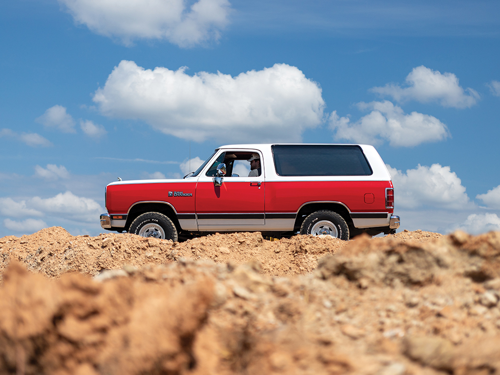 Dodge Ramcharger side profile