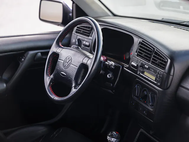 Volkswagen Golf GTI VR6 interior steering wheel