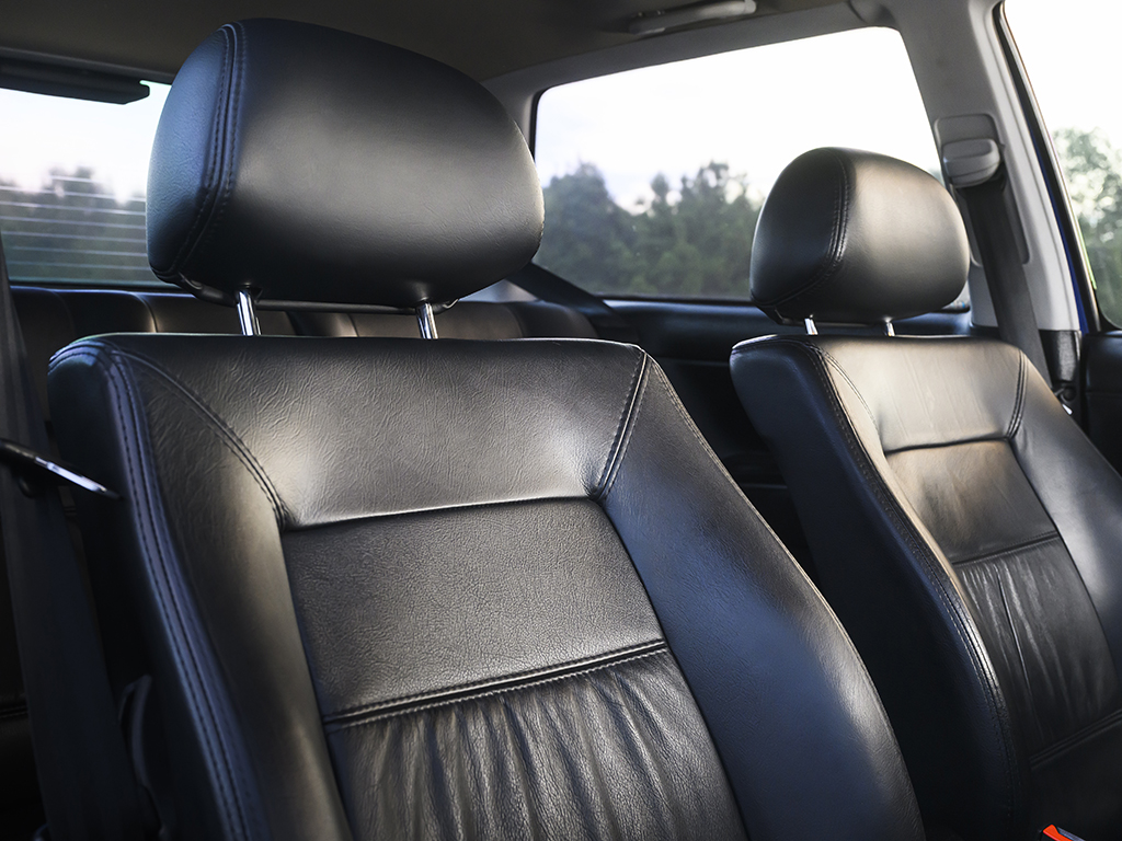 Volkswagen Golf GTI VR6 interior seats