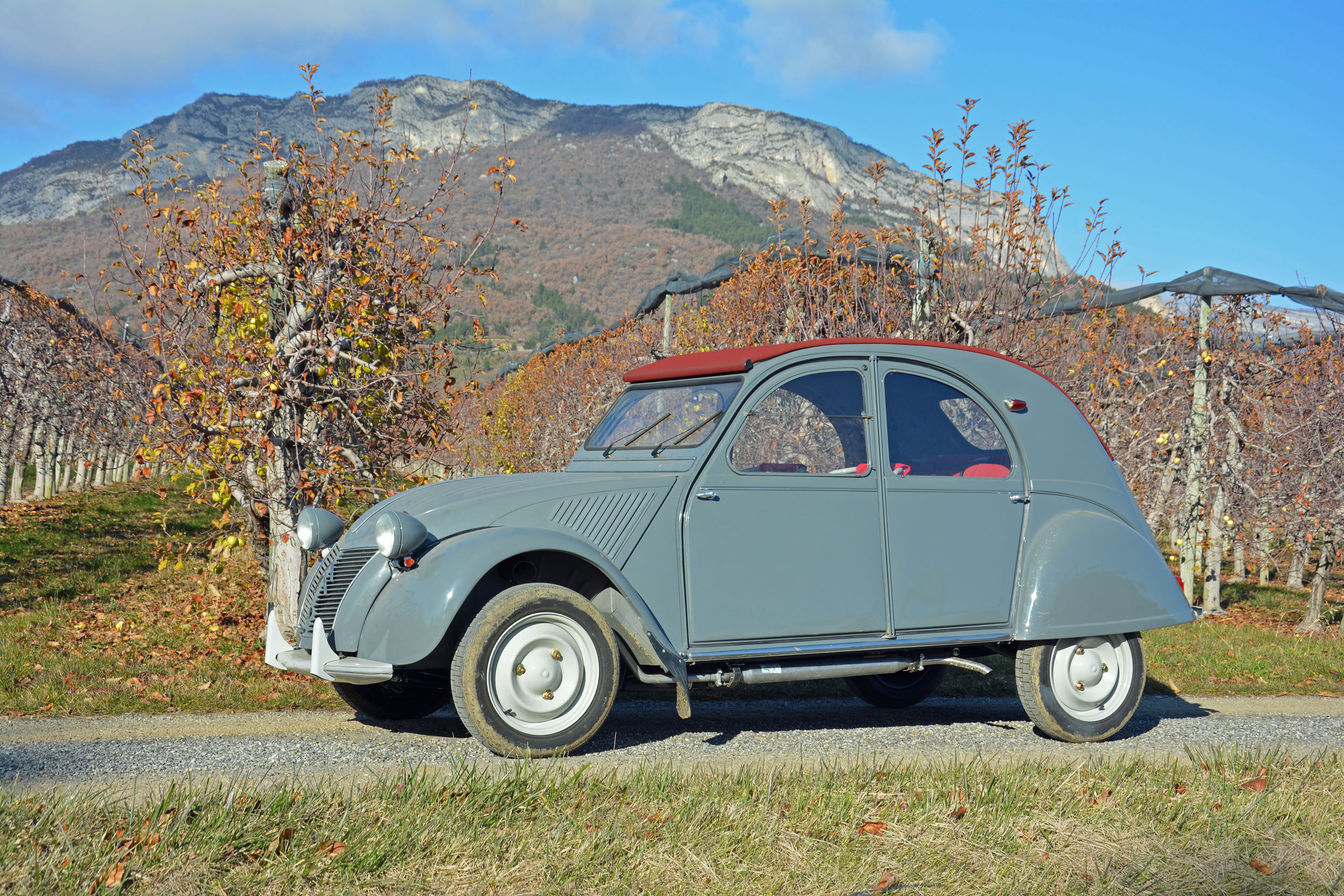 全新電動雪鐵龍 2CV 預覽：平價、都會友善的電動車