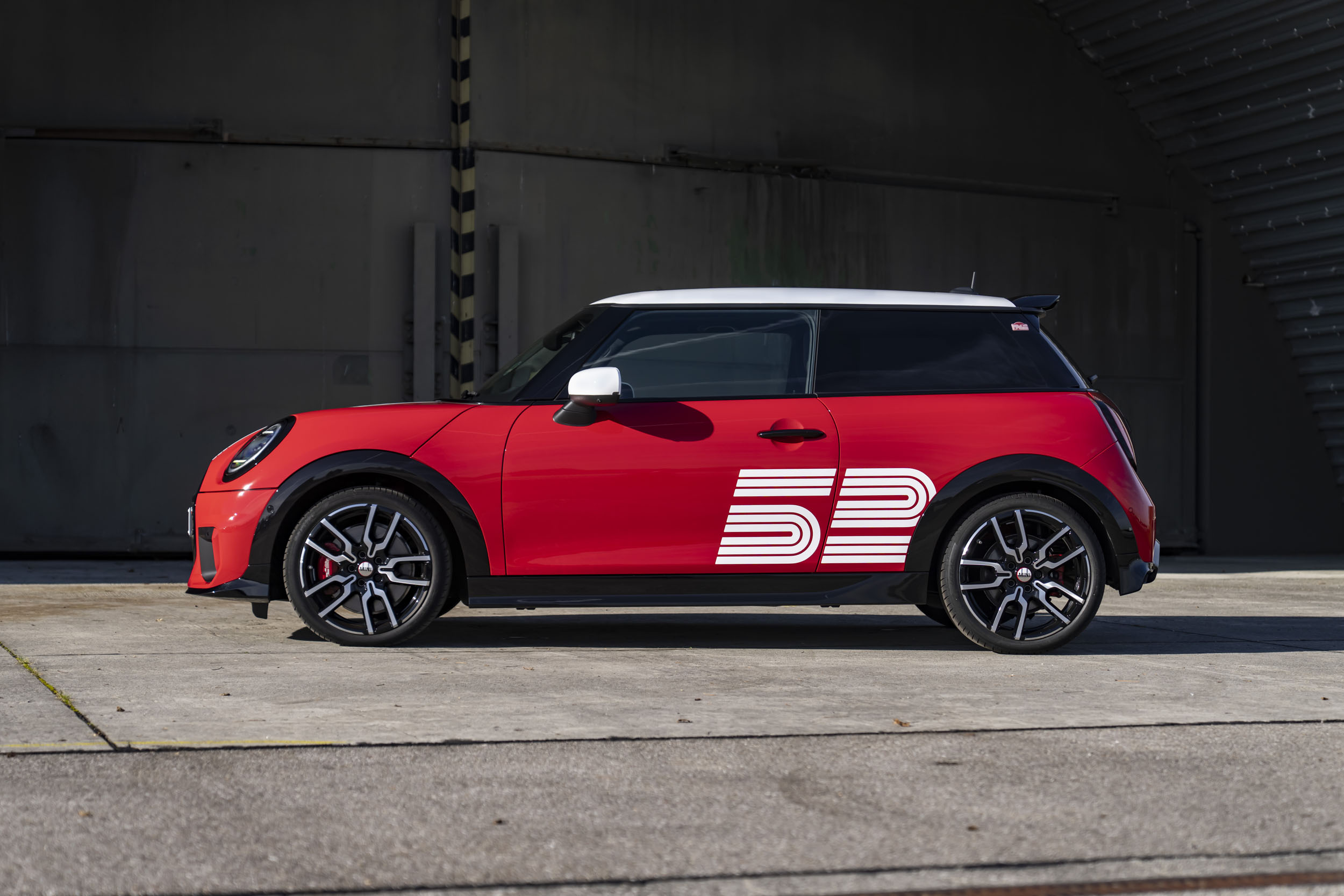 Mini 1965 Victory Edition Puts a Modern Spin on a Classic Rally