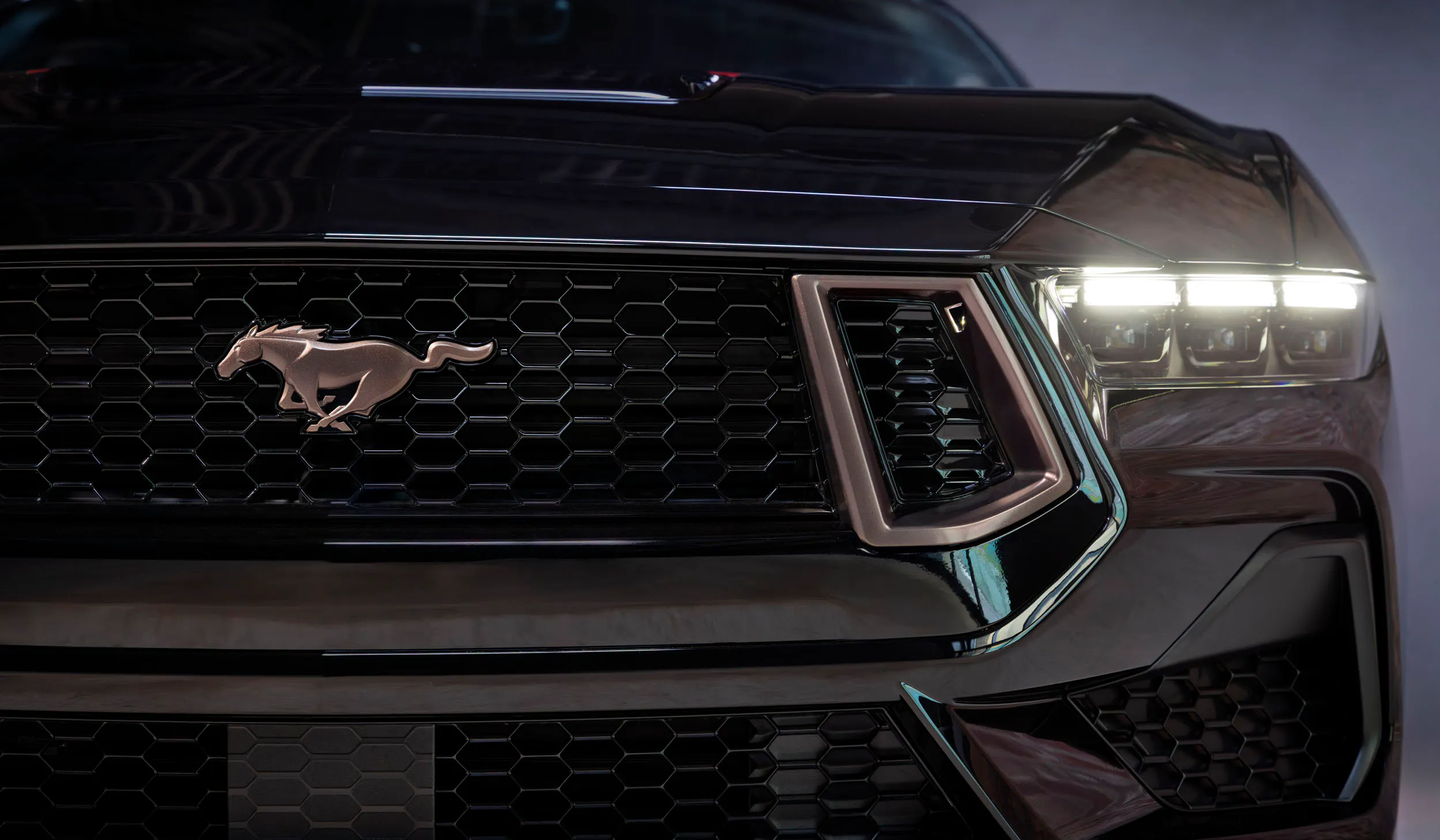 傳聞：四門版 Ford Mustang 確認現身，售價與上市時間曝光