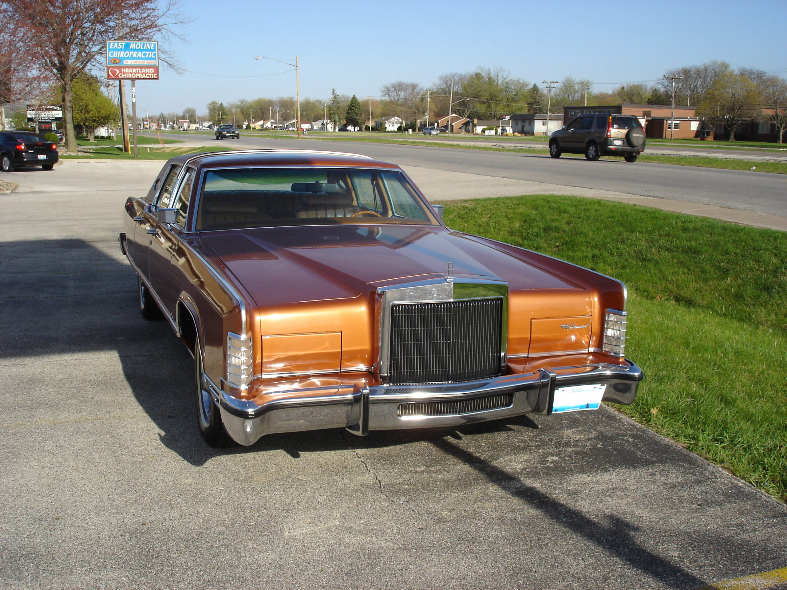1977 Lincoln Continental Town Car front three quarter