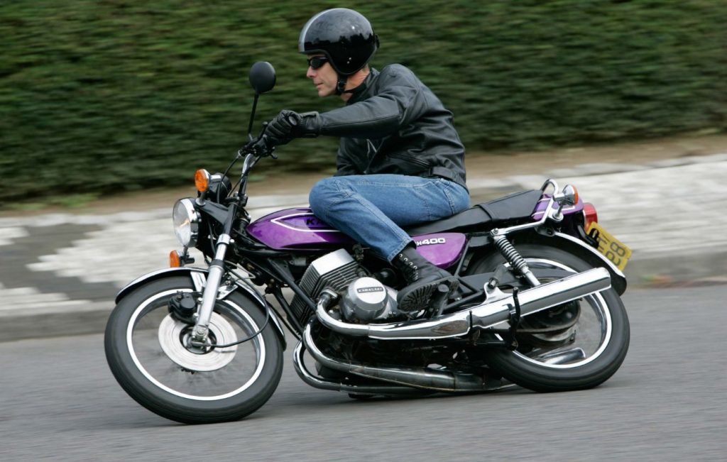 50 Years On, Kawasaki's KH400 Is Still Perfectly Pleasant, and