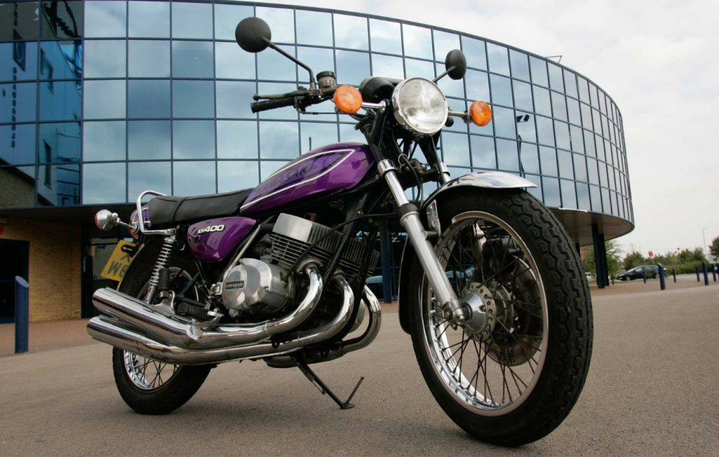 50 Years On, Kawasaki's KH400 Is Still Perfectly Pleasant, and