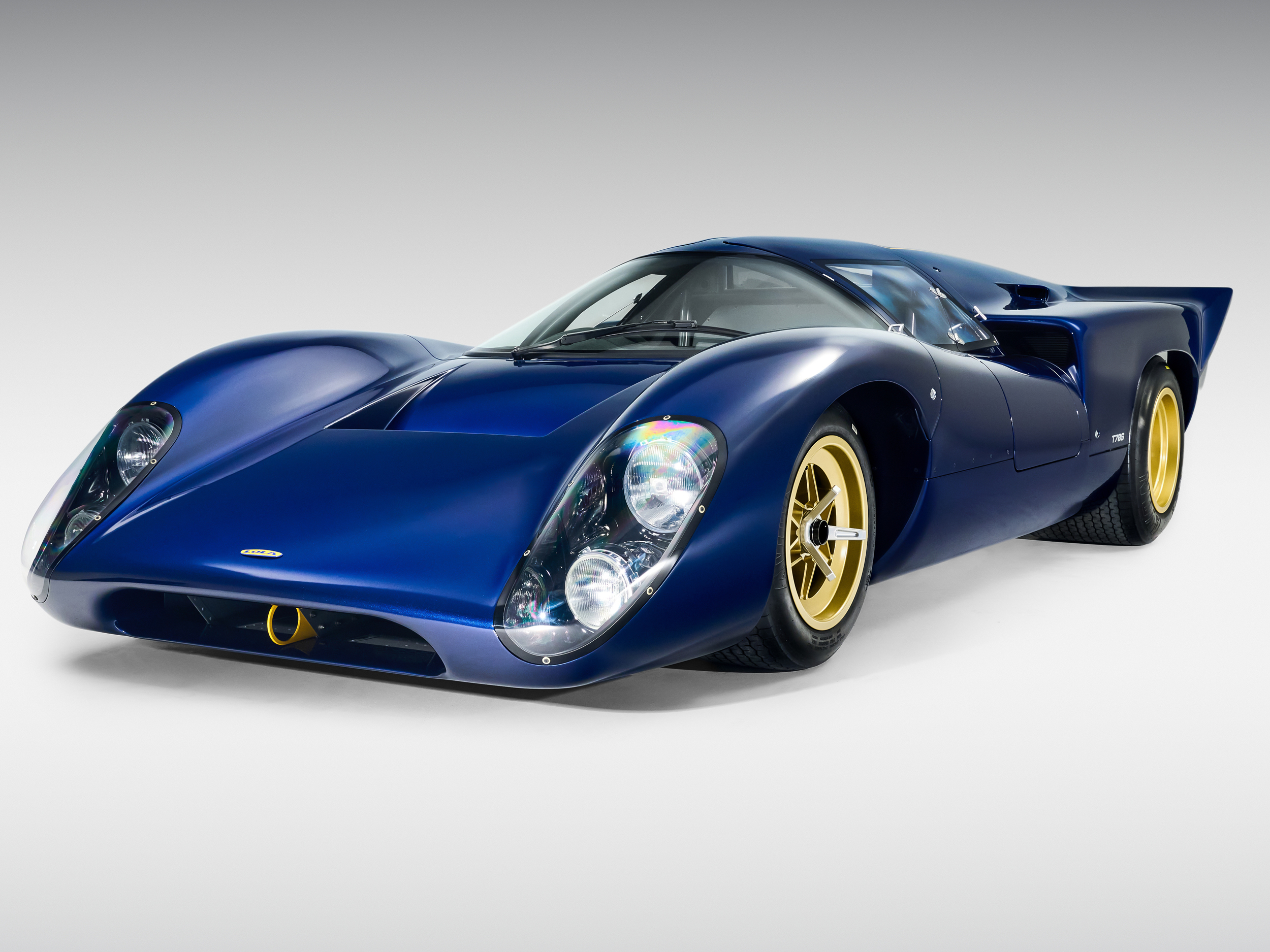 洋書 LOLA T70 洋書 LOLA T70 The Racing History & ~ 背割れあり Lola - The T70 and