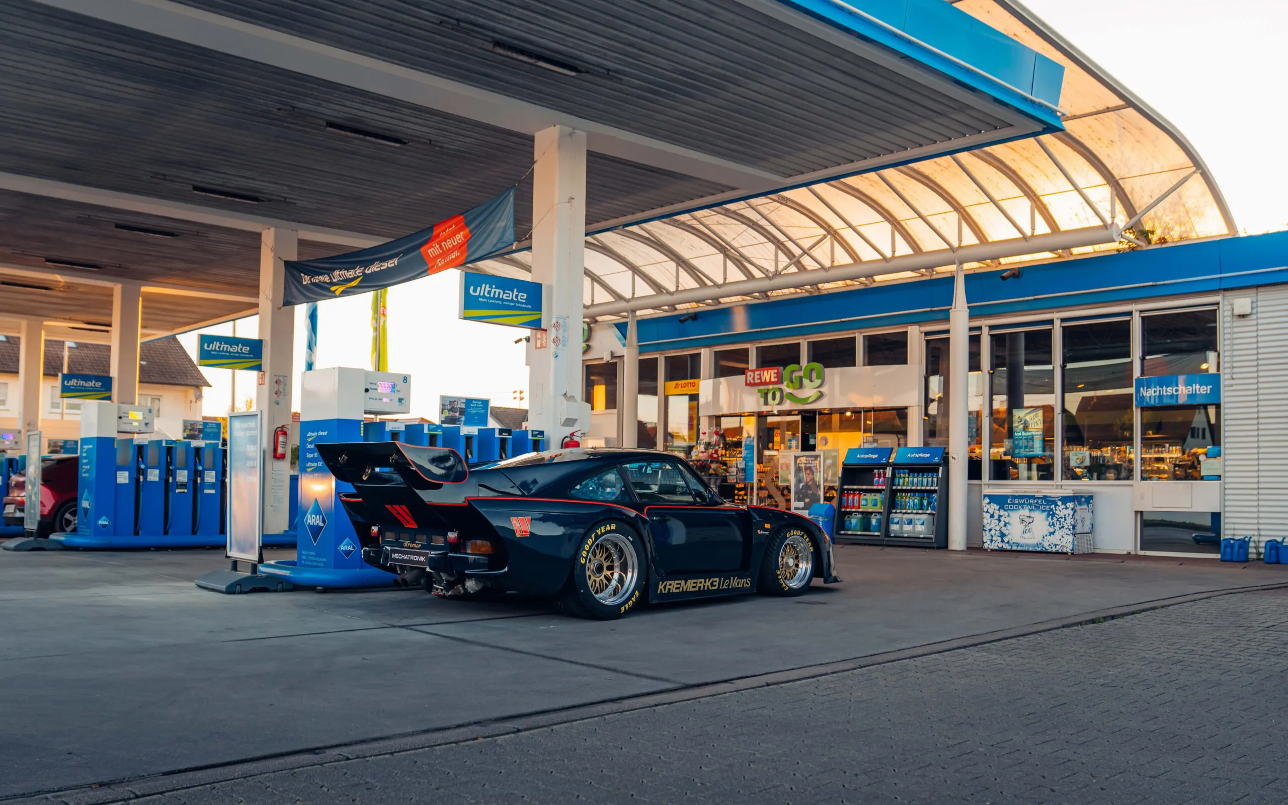 打破200mph門檻的傳奇:Walter Wolf的220mph Kremer 935-K3重返公路