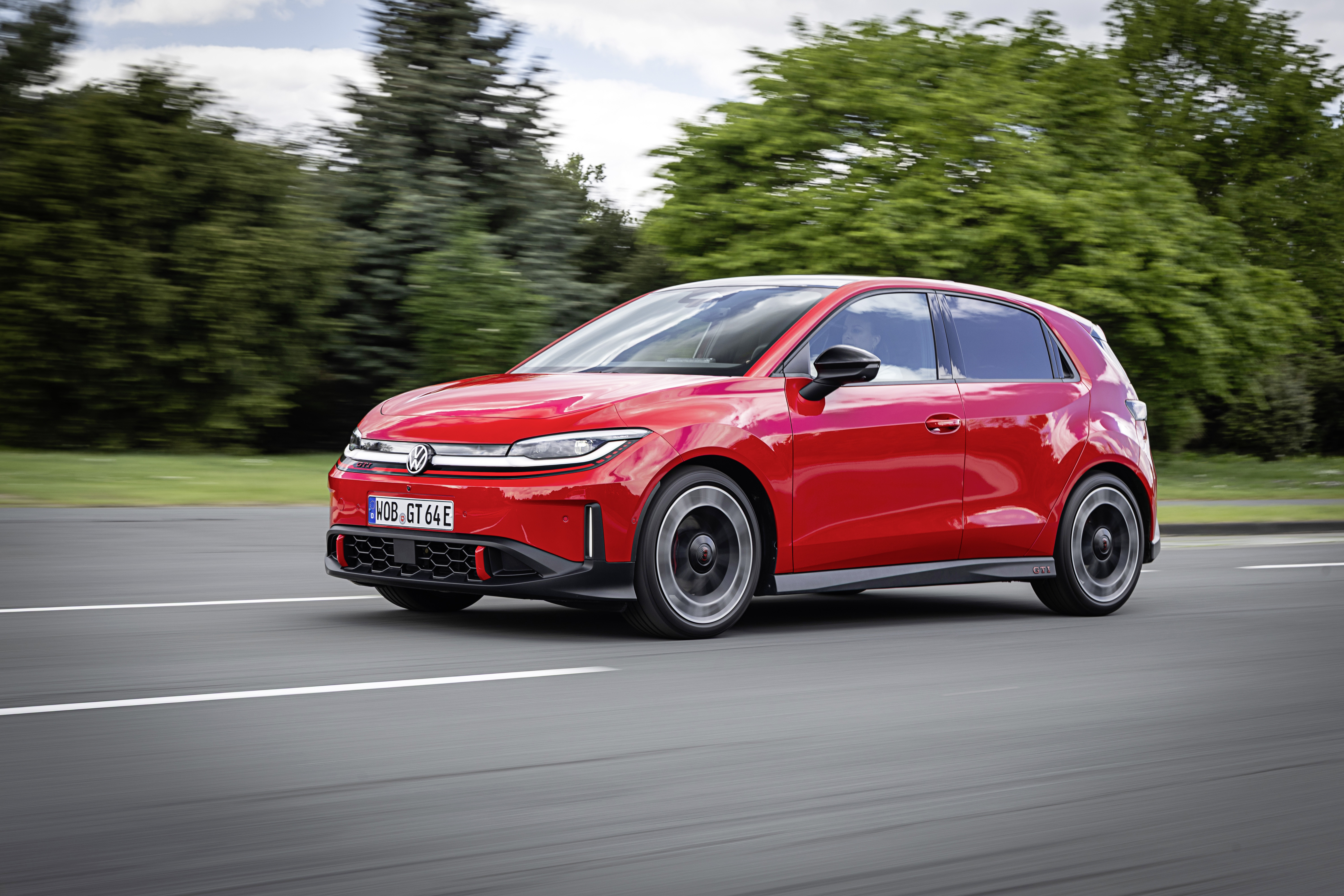 福斯首款電動 GTI 登場：基於 ID. Polo，復古元素與現代科技結合