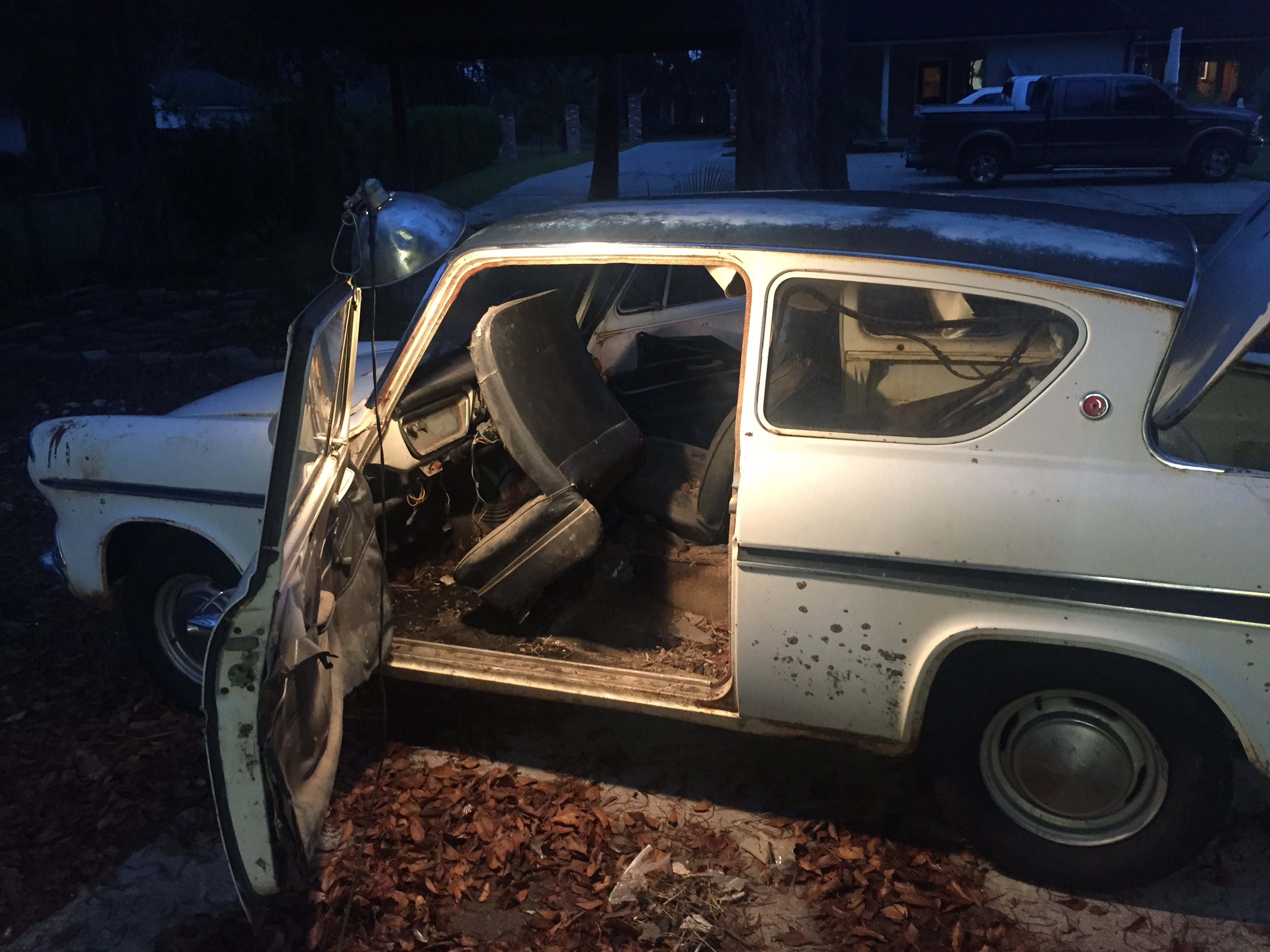 受《哈利波特》啟發的 Ford Anglia 修復計畫