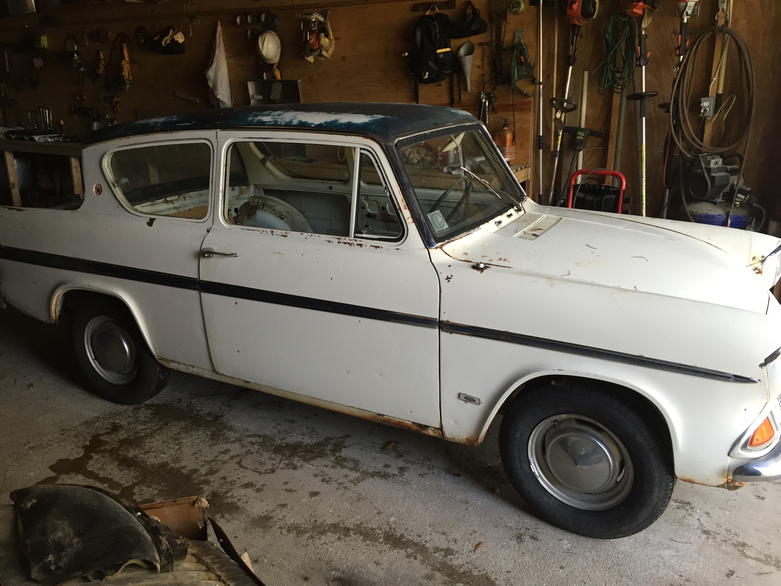受《哈利波特》啟發的 Ford Anglia 修復計畫