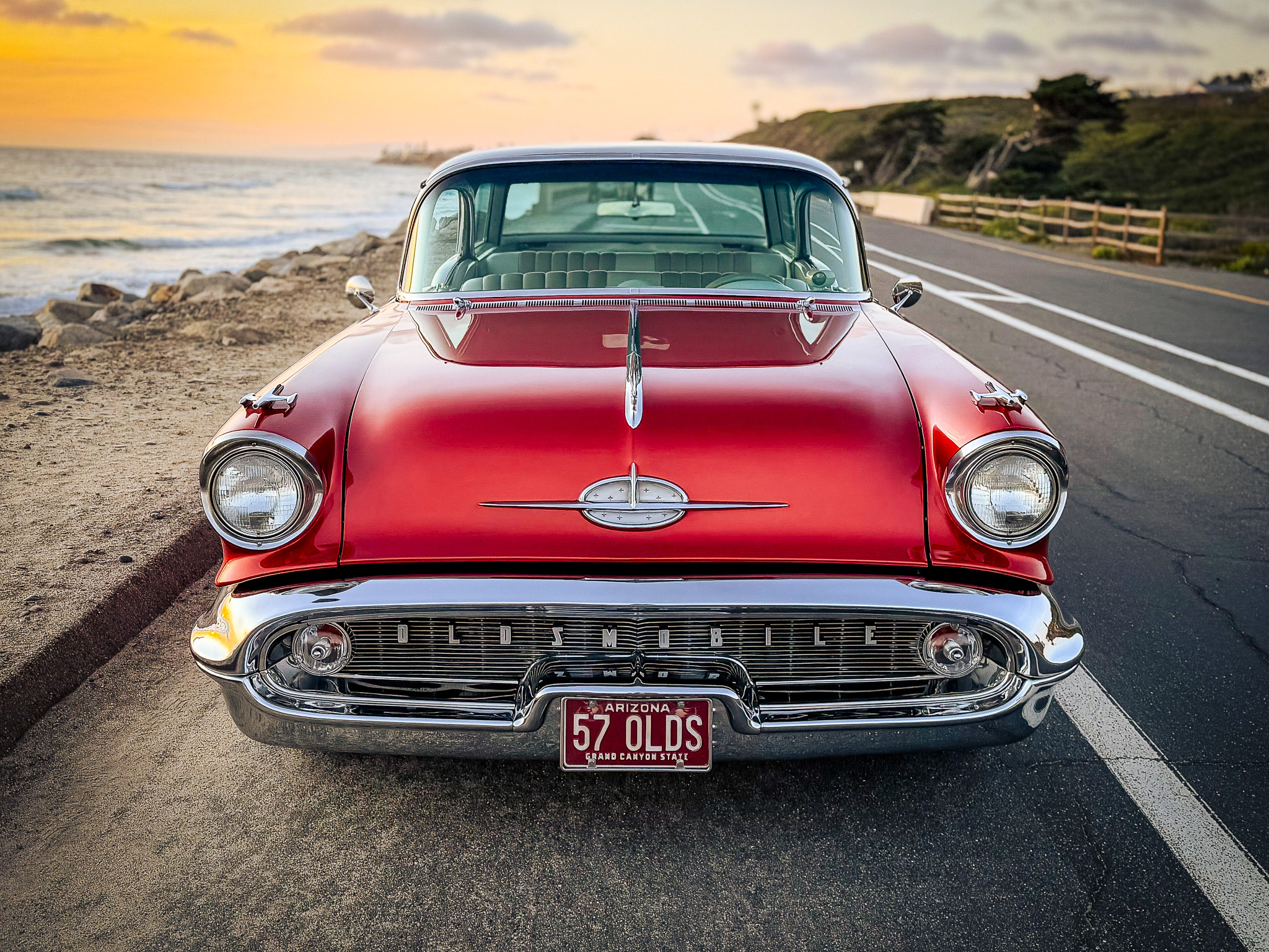 這輛1957年Oldsmobile Golden Rocket 88 Fiesta Wagon正等待一次公路旅行