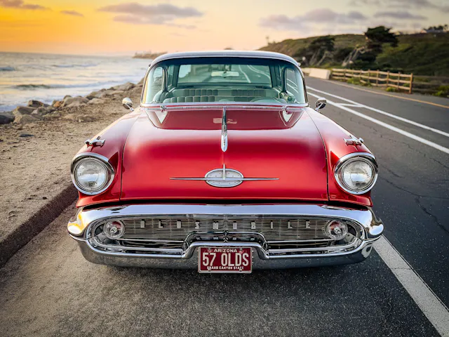 這輛1957年Oldsmobile Golden Rocket 88 Fiesta Wagon正等待一次公路旅行