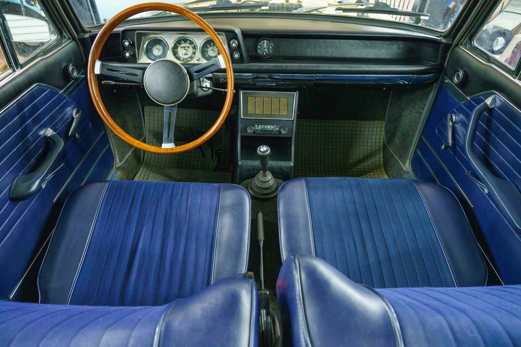 稀有的 BMW 1600ti：一款準備好奔馳的經典小轎車