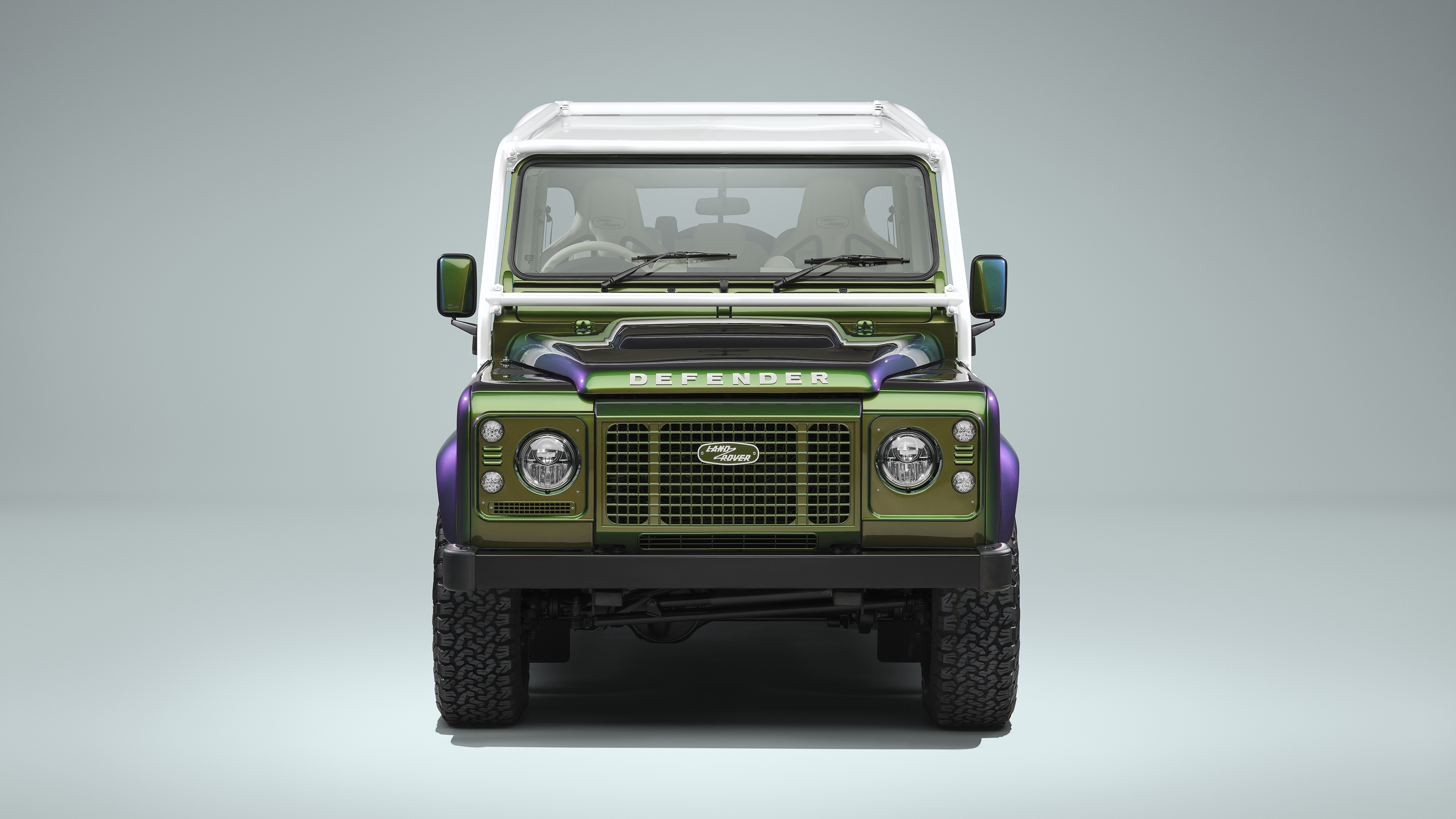 Land Rover Classic 推出獨特變色漆 Defender 110 雙廂皮卡