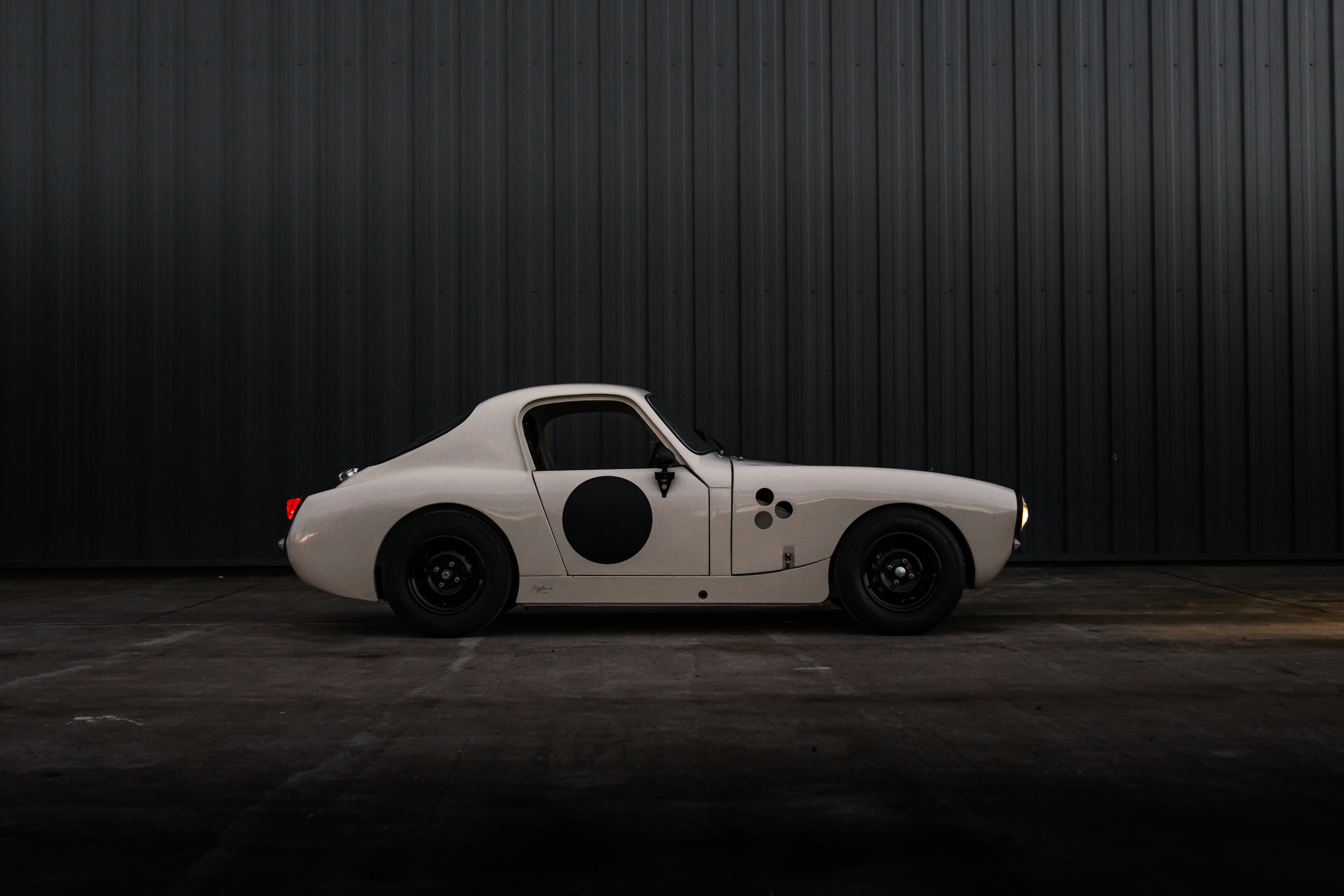 Mythron Healey Sebring：向經典賽車致敬的現代復刻