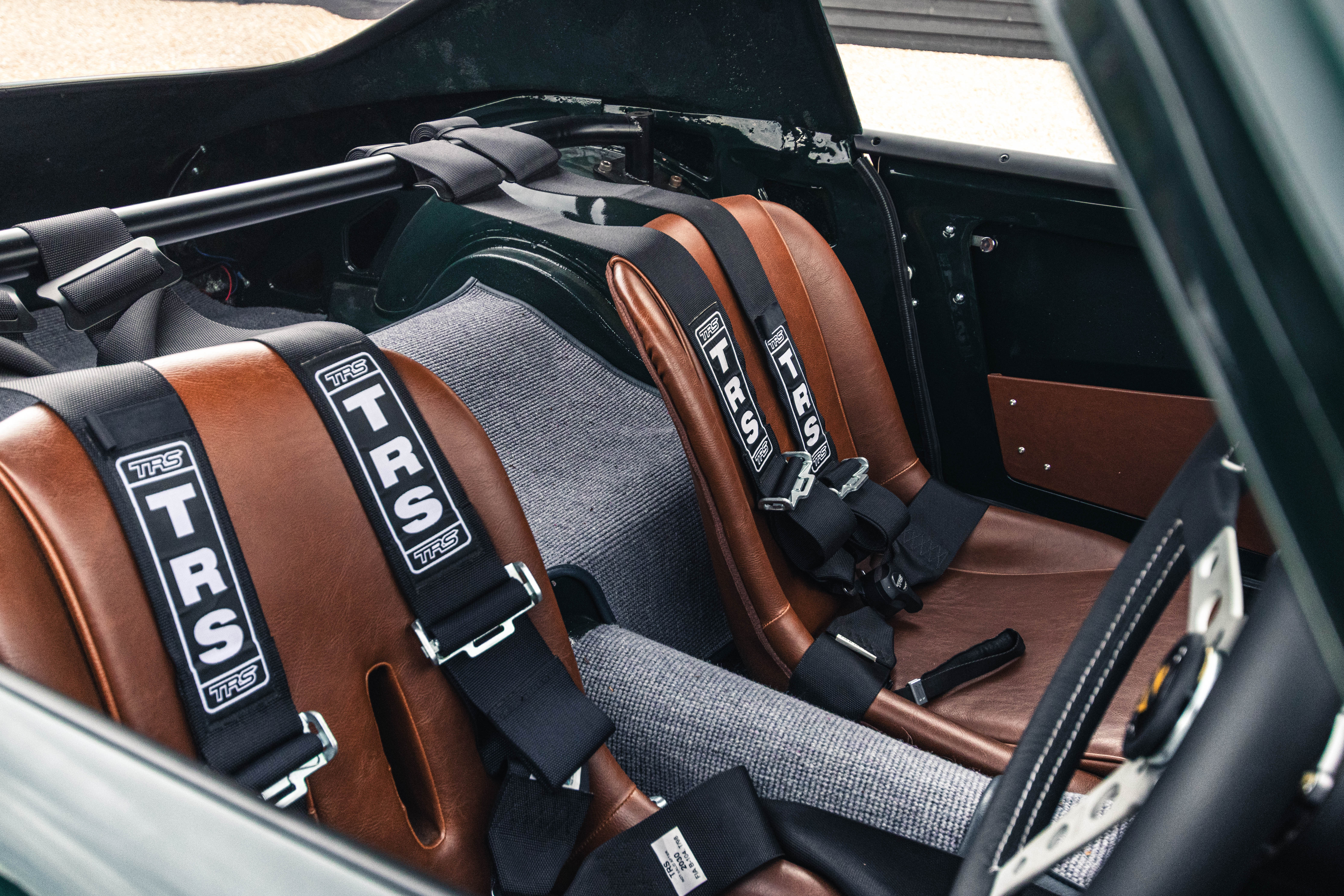 Mythron Healey Sebring：向經典賽車致敬的現代復刻