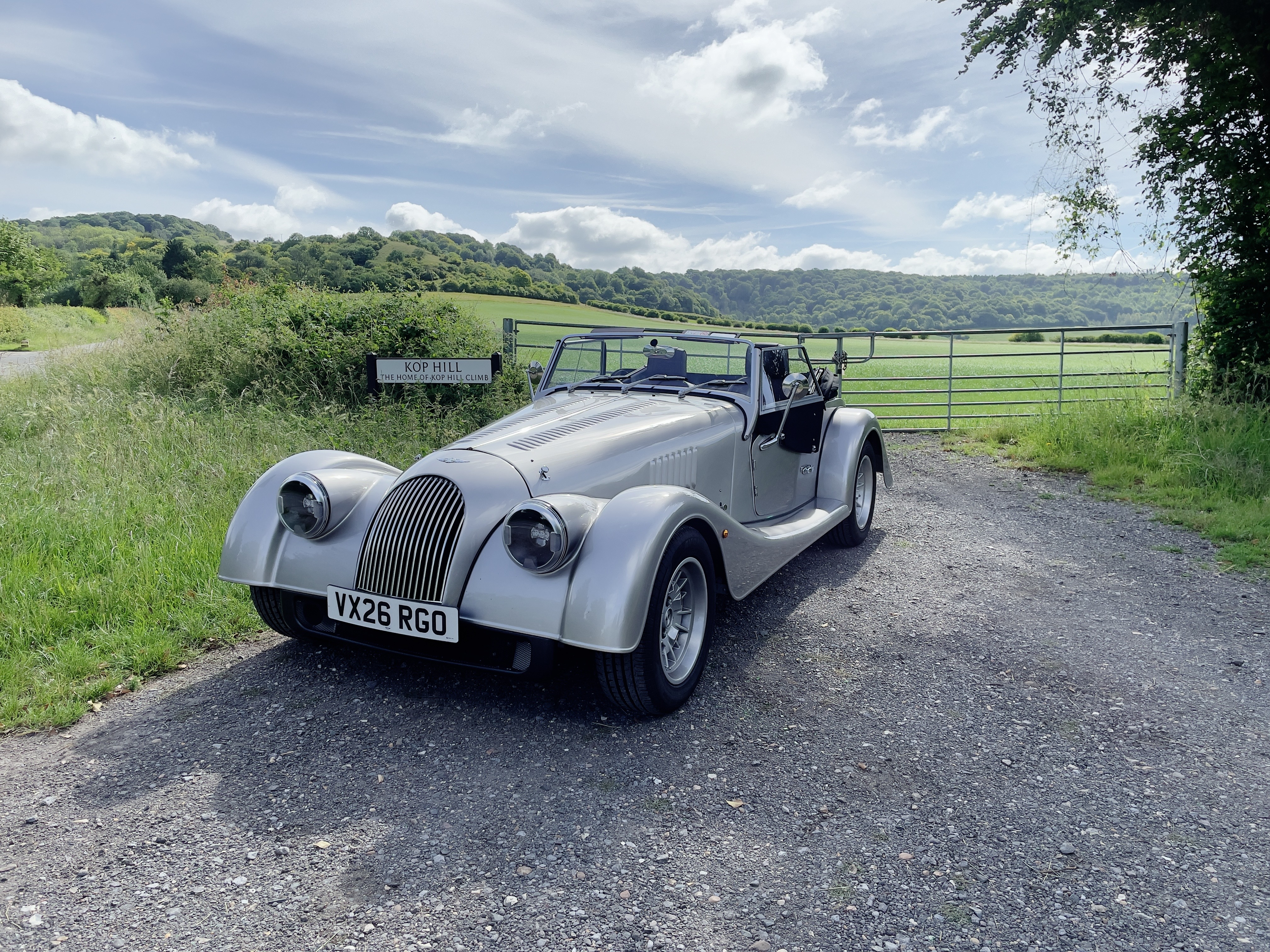 2026年式 Morgan Plus Four 手排版：堅守傳統的現代跑車