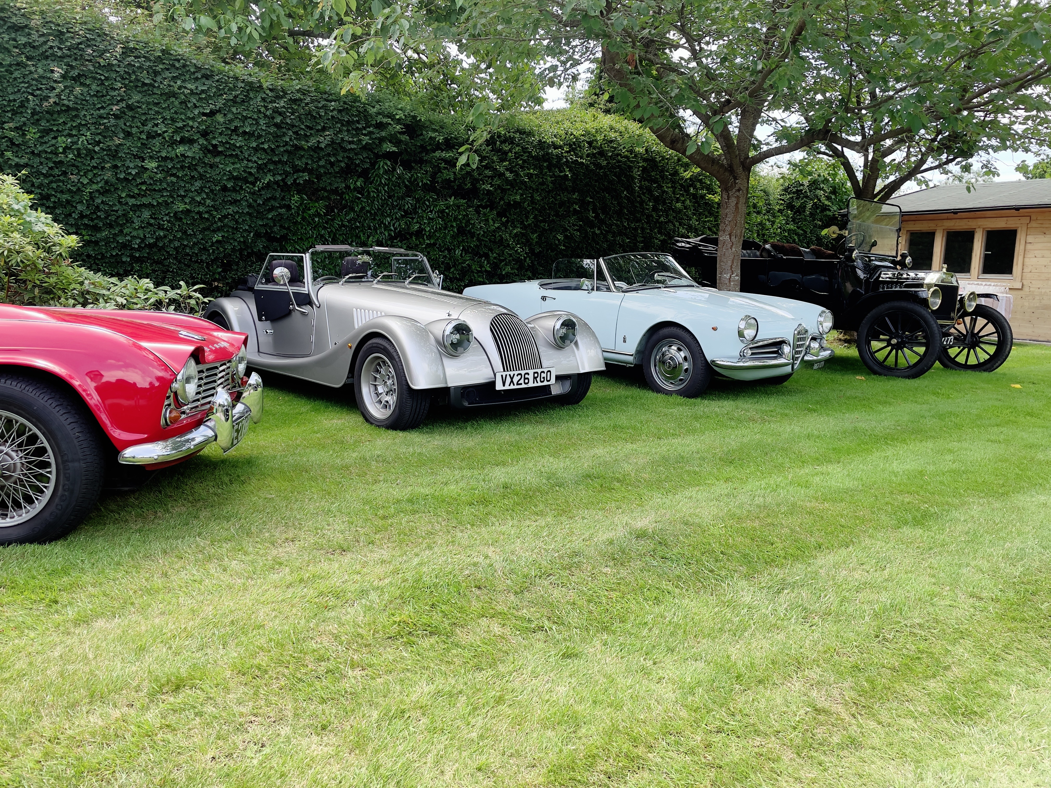 2026年式 Morgan Plus Four 手排版：堅守傳統的現代跑車