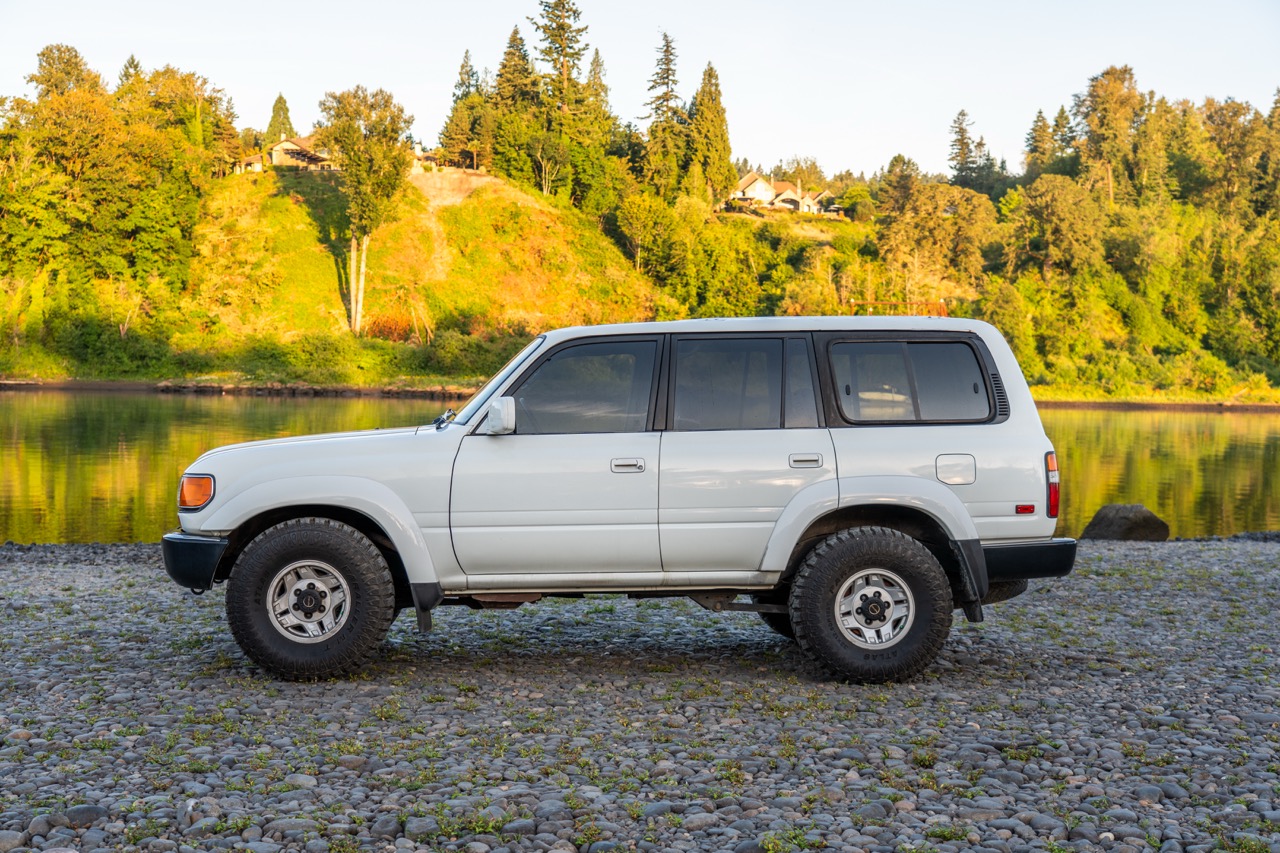 為何 80 系列 Land Cruiser 是 90 年代最值得關注的四輪驅動車