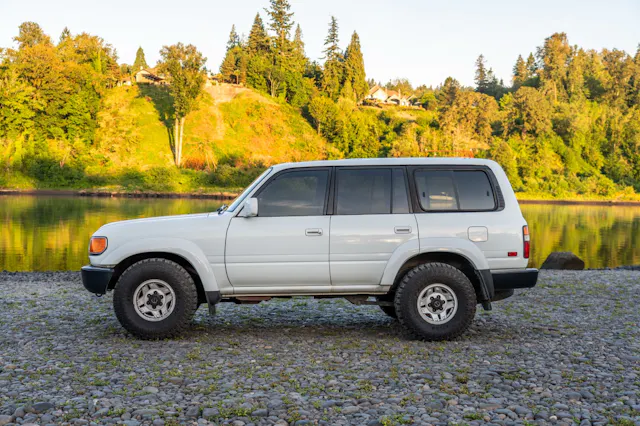 為何 80 系列 Land Cruiser 是 90 年代最值得關注的四輪驅動車